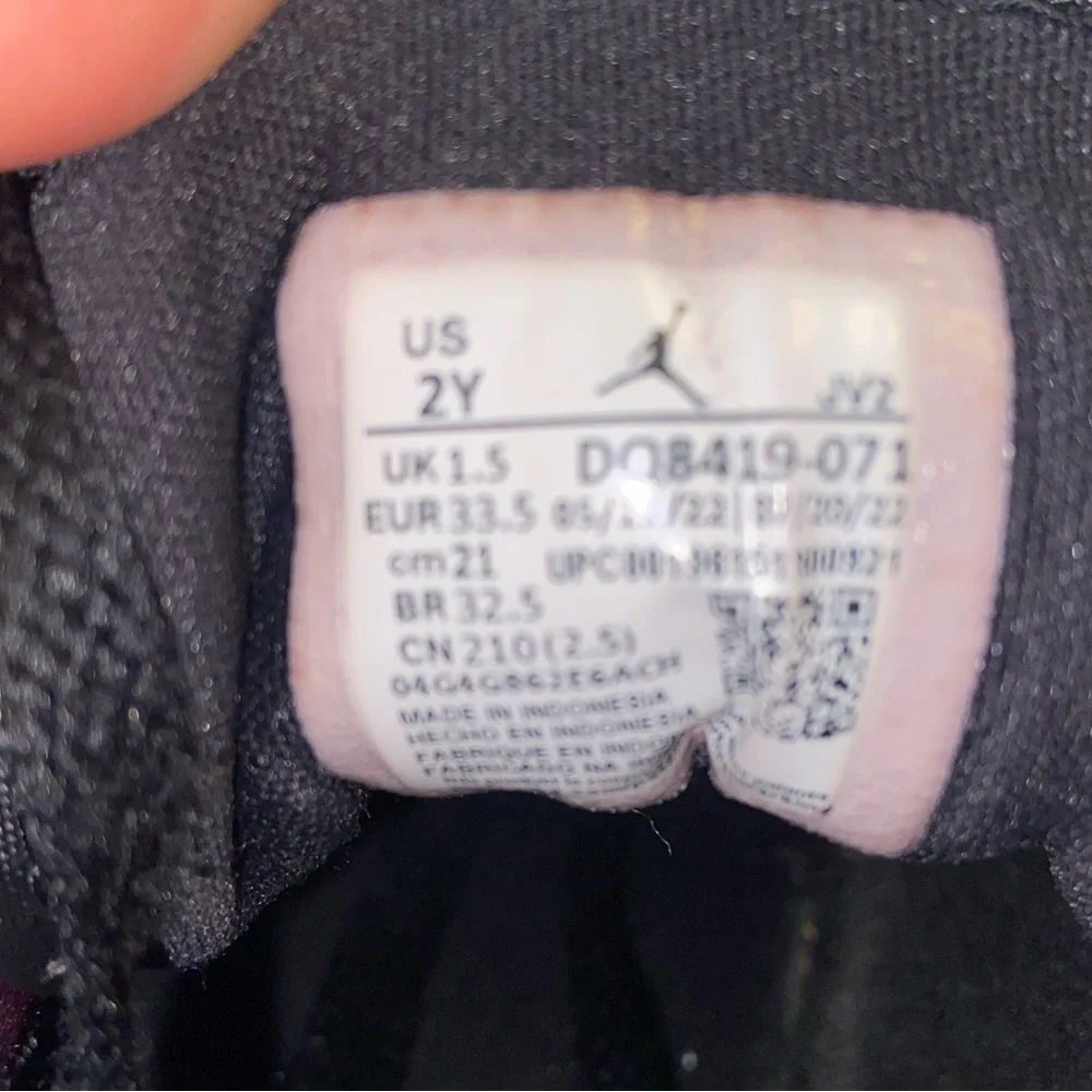 Kids Jordan Sneakers Size 2y